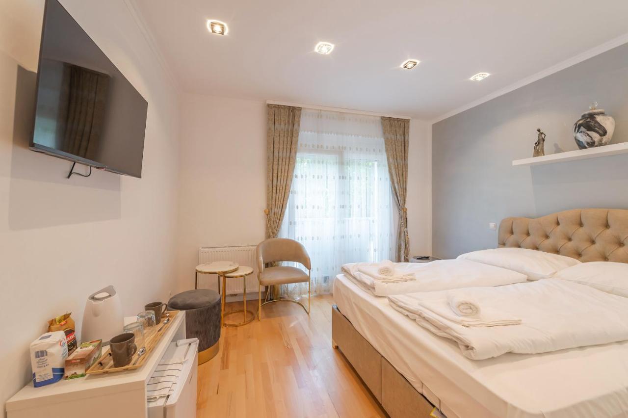 Cool Boutique Apartments - Leopoldstadt Wina Bagian luar foto