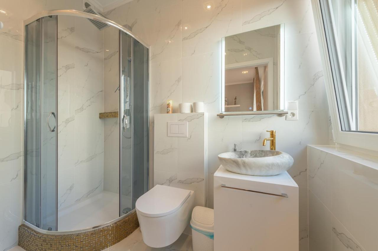 Cool Boutique Apartments - Leopoldstadt Wina Bagian luar foto